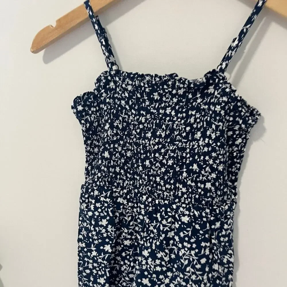 Old Navy Girl's Blue & White Flora Print Smocked Romper Size Small